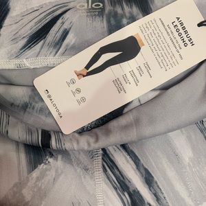 ALO YOGA airbrush legging Size Large.